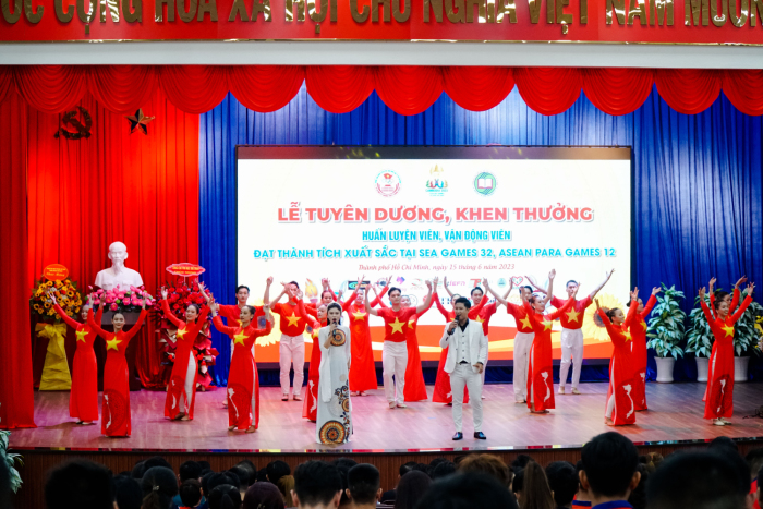 Tuyên dương, khen thưởng các vận động viên đoạt huy chương tại SEA Games 32 và Para Games 12.