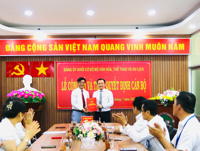 Công bố Quyết định chuẩn y Bí thư Đảng ủy Trường Đại học Thể dục thể thao TP. Hồ Chí Minh.