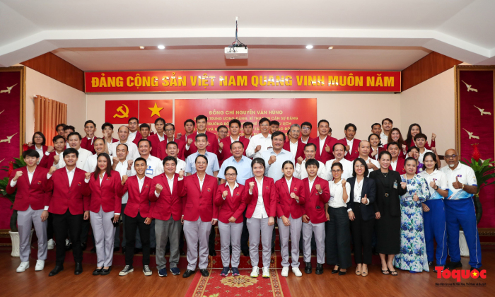 Bộ trưởng Nguyễn Văn Hùng thăm và động viên các đội tuyển tham dự ASIAD 19 tại TP.HCM