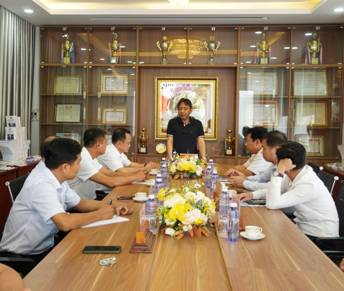 Thứ trưởng Hoàng Đạo Cương đến thăm và làm việc với Trường Đại học Thể dục thể thao TP. Hồ Chí Minh.