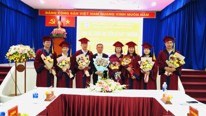 USH - Tổ chức bảo vệ Luận án Tiến sĩ cấp Trường cho Nghiên cứu sinh Trịnh Quốc Tuấn.