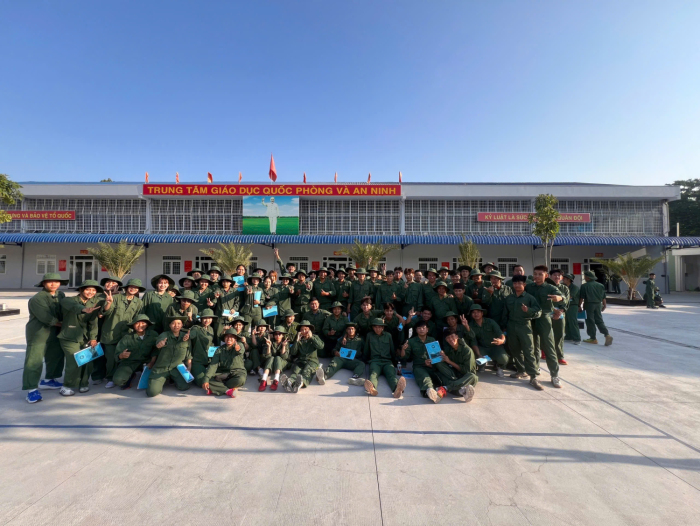 CHÙM ẢNH LỚP QUỐC PHÒNG VÀ AN NINH  KHÓA 82 HỆ VỪA LÀM VỪA HỌC (USH)