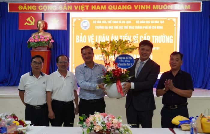 USH - NGHIÊN CỨU SINH PHẠM THANH TÚ BẢO VỆ THÀNH CÔNG LUẬN ÁN TIẾN SĨ CẤP TRƯỜNG