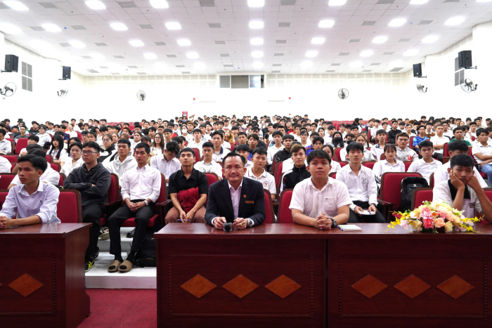USH – TỔ CHỨC TUẦN SINH HOẠT CÔNG DÂN - SINH VIÊN NĂM HỌC 2025 - 2026