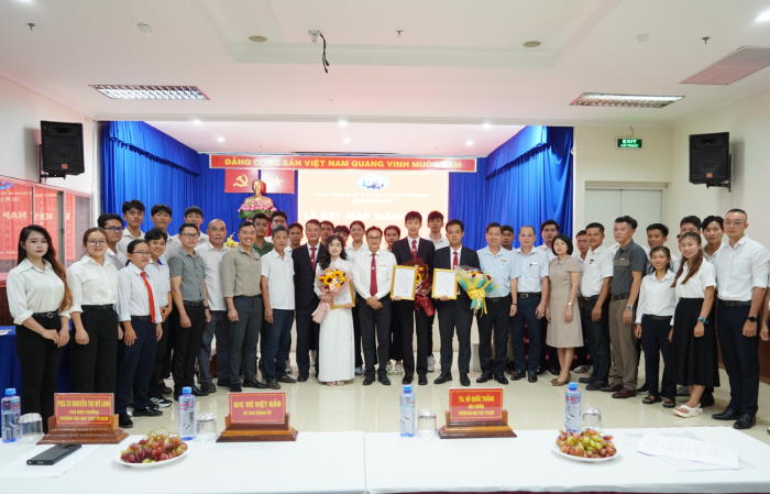 Chi bộ Sinh viên Trường Đại học Thể dục Thể thao TP. Hồ Chí Minh kết nạp đảng viên mới – Bồi đắp niềm tin, vun đắp lý tưởng cách mạng cho thế hệ trẻ