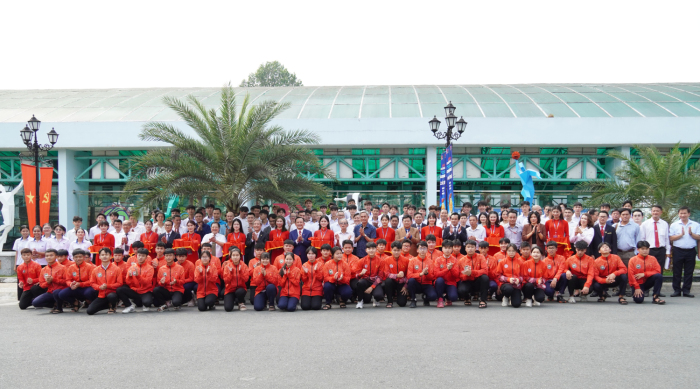 Trang trọng Lễ khánh thành Vườn tượng thể thao Trường Đại học Thể dục Thể thao TP. Hồ Chí Minh