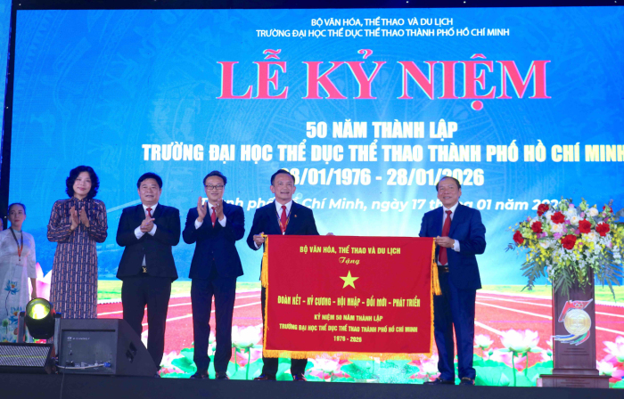 Trường Đại học TDTT TP.HCM kỷ niệm 50 năm thành lập, đón nhận Huân chương Lao động hạng Ba