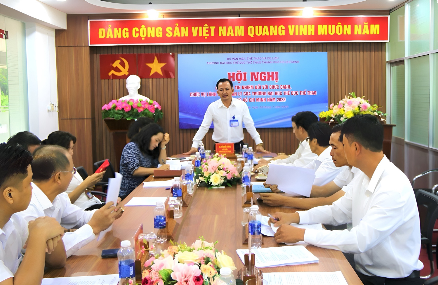 USH- Tổ chức Hội nghị  lấy phiếu tín nhiệm đối với chức danh chức vụ Lãnh đạo, Quản lý của Trường.
