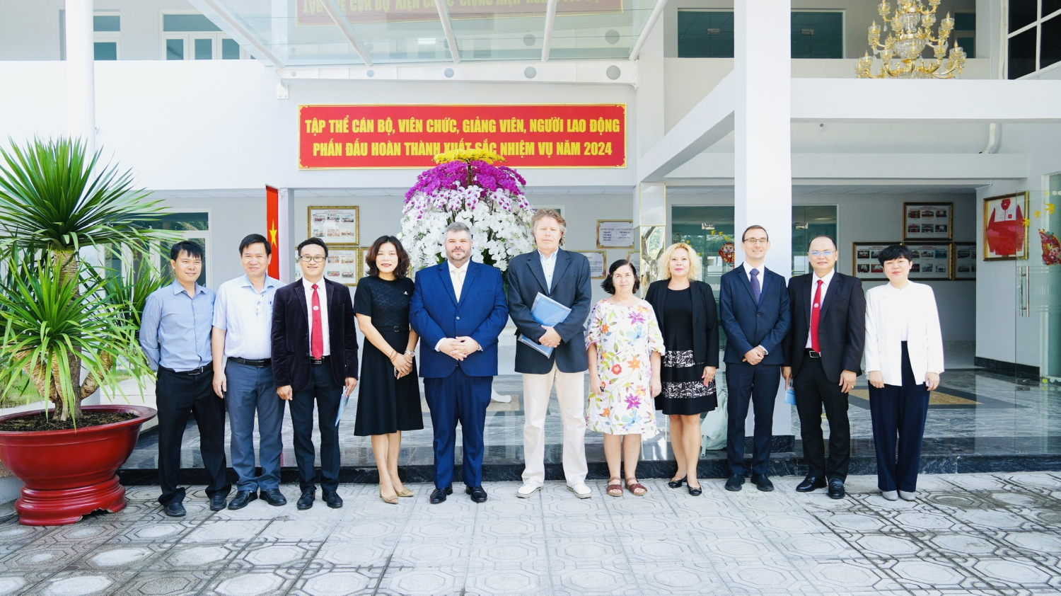 USH - Làm việc với Đoàn Tổng Lãnh sự quán Hungary tại TP.HCM và Trường Đại học Khoa học thể thao Hungary, tăng cường cơ hội hợp tác về hoạt động Nghiên cứu khoa học và trao đổi  học thuật.